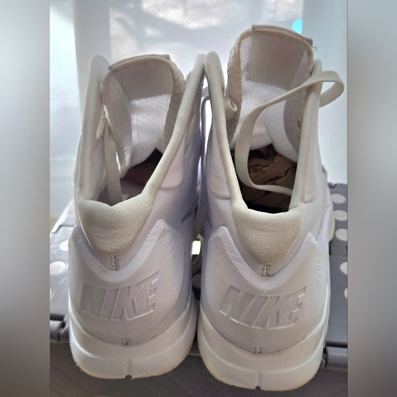 Nike Hyperdunk 08 - Picture 2 of 9